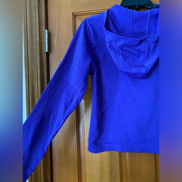 Athleta Women's Crop Hoodie Top Size Large Purple Stretch Textured Knit Athletic - Picture 5 of 7
